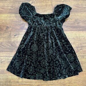 Wicked velvet puff sleeve dress